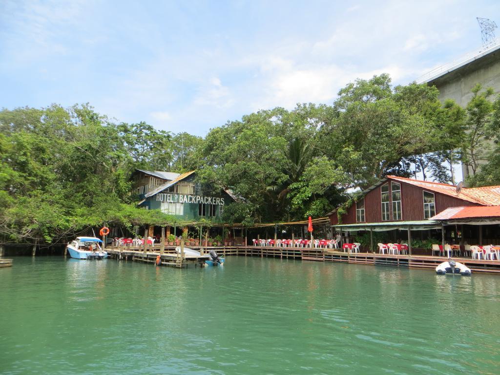 Hotel Y Restaurante Backpackers Rio Dulce Town Exterior foto